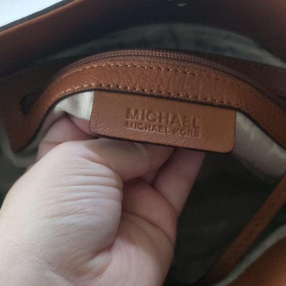 Michael Kors Handbag & Matching wallet - Picture 3 of 8